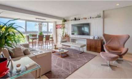 Apartamento Garden à venda com 3 dormitórios, 150m² e 2 vagas no bairro Cristal,