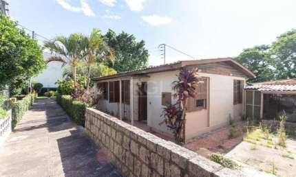 Casa térrea no Residencial Butui, possui 3 dormitórios, living espaçoso, cozinha