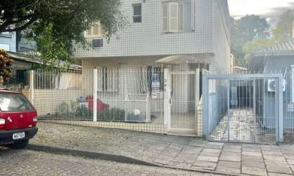 Apto térreo, 01 dorm, água quente, área fechada, 50 m², 200 m do Shopping Wallig