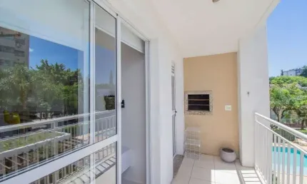 Apartamento de 2 dormitórios e 1 vaga de garagem no bairro Vila Ipiranga