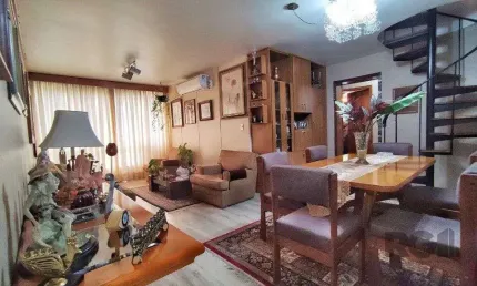 Cobertura no Bairro Petrópolis, 3 dorm., 1 suíte, 2 vagas.