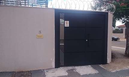 Casa em condomínio fechado com 2 quartos para alugar na Avenida Presidente Vargas, 663, Vila Duque de Caxias, Campo Grande