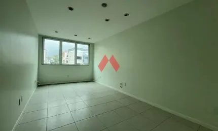 Sala comercial para alugar na Rua Tirol, 184, Freguesia (Jacarepaguá), Rio de Janeiro por R$ 880