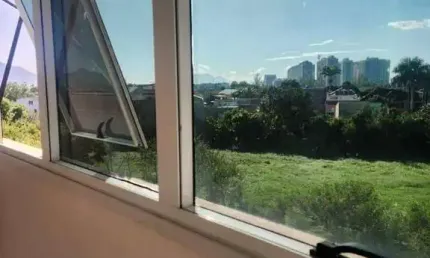 Sala comercial à venda na avenida das américas, 20007, recreio dos bandeirantes, rio de janeiro por r$ 150.000