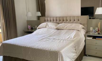 Casa de alto luxo no Itaigara com 4/4 sendo 2 suítes