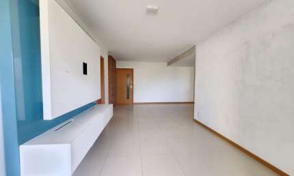 Apartamento com 4 quartos para alugar na Rua Sítio do Pombal, 300, Pituaçu, Salvador