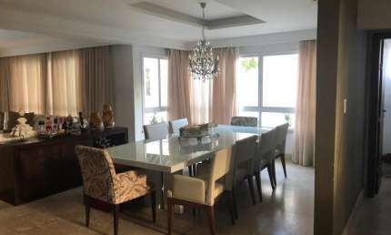 Casa Imponente à Venda – Conforto, Espaço e Sofisticação em Condomínio Fechado