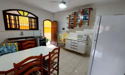 Casa com 2 quartos à venda na RUA PROF. HELOISA ROSARIA CARBONE CARRIJO, 155, Balneário Itaguaí, Mongaguá, 110 m2 por R$ 470.000