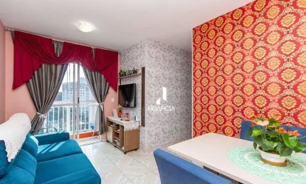 APARTAMENTO SEMI MOBILIADO FACE NORTE EM CONDOMÍNIO CLUBE NO BAIRRO PINHEIRINHO