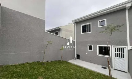 Amplo sobrado com 2 suítes e terreno amplo no alto boqueirão