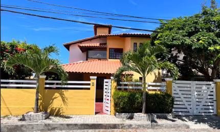 Casa em condomínio fechado Ao lado do Parque Shopping Bahia!