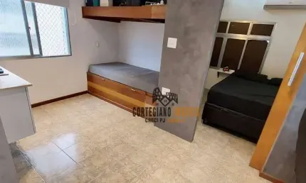 OPORTUNIDADE - LINDO APARTAMENTO DE 1 DORMITÓRIO, 1 QUADRA DA PRAIA À VENDA NO GONZAGA!