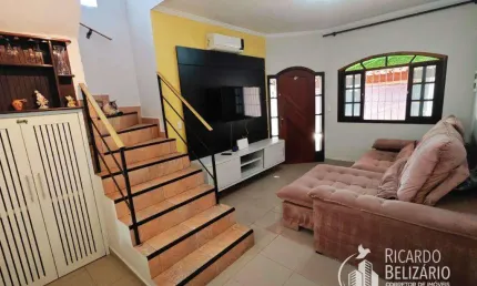 Sobrado para Venda em Mongaguá, Jardim Aguapeú, 4 dormitórios, 1 suíte, 1 banheiro, 3 vagas