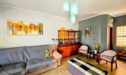 Casa com 3 quartos à venda na Rua Santo Tordin, Jardim dos Manacás, Valinhos