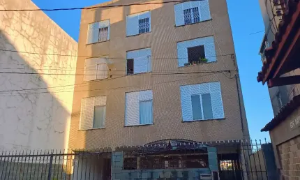 Apartamento à venda com 2 quartos e dependência completa no matatu