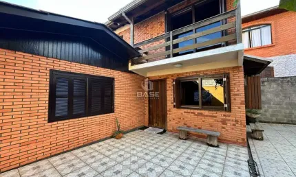 Casa com 4 quartos à venda na Rua Stefano Vergani, 289, Cruzeiro, Caxias do Sul, 237 m2 por R$ 800.000