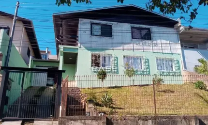Casa com 3 quartos à venda no Universitário, Caxias do Sul , 154 m2 por R$ 510.000