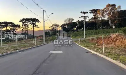 Terreno à venda na Nossa Senhora da Saúde, Caxias do Sul  por R$ 350.000