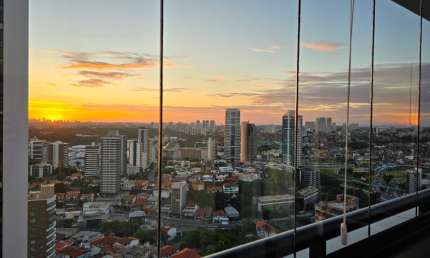 Apartamento com 2 suítes, 2 vagas, vista panorâmica para venda no Caminho das Árvores