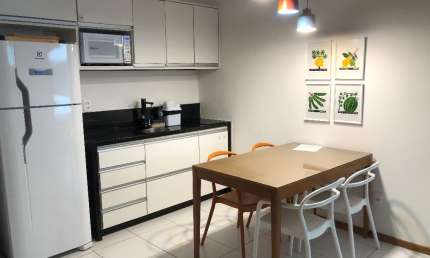 Apartamento mobiliado quarto e sala, vista mar Rio Vermelho