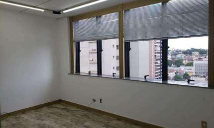 Sala Comercial no Bairro Centro, 1 vaga, Condominio Saint Moritz