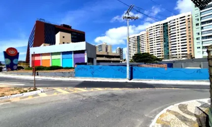 Aluguel de loja comercial de alto padrão em Salvador-BA, bairro Armação: 1 sala, 4 banheiros, 20 vagas de garagem, 800 m².