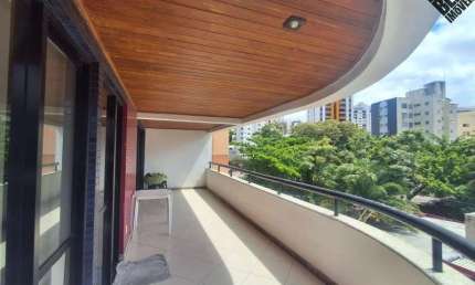 3 suítes mais gabinete, nascente total, varandão, lavabo, 3 vagas de garagem soltas