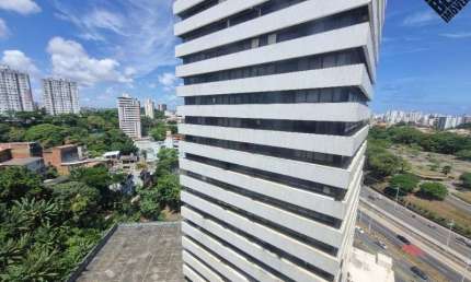 Edf  Profissional Center  Sala a venda com divisória, banheiro privativo e 1 vaga de garagem rotativa.