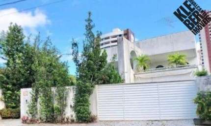 Casa à venda em condomínio fechado na área mais nobre do Caminho das Árvores!