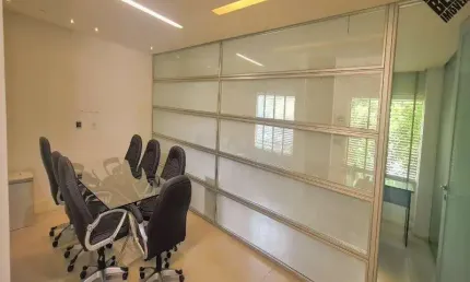 Prédio com 350m² no Rio Vermelho e elevador privativo