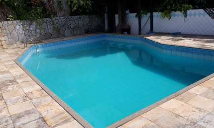 Imperdível oportunidade: Casa à venda em Salvador-BA, bairro Candeal, 4 quartos, 1 suíte, 3 salas, 5 banheiros, 2 vagas de garagem, 355m²