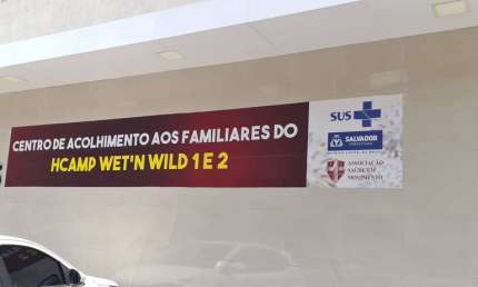 Prédio pronto para funcionar Clínica Médica, Rio Vermelho - Frente de Rua Movimentada