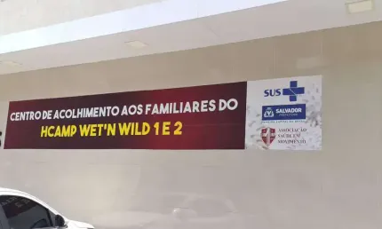 Prédio pronto para funcionar Clínica Médica, Rio Vermelho - Frente de Rua Movimentada