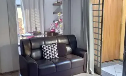 excelente casa de 3 dormitorios suite 2 vagas em otima localização