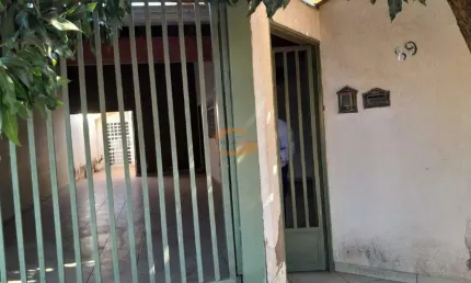 Casa com 3 quartos para alugar na Rua Vergínio Giannini, Jardim Santo Antônio, São José do Rio Preto