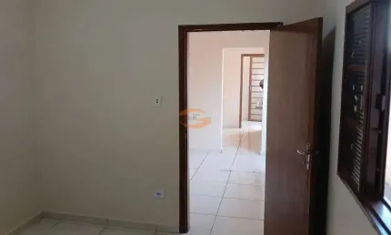 otima casa de fundos com 2 dormitorios prox a unorp