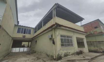 Casa para Venda em Nova Iguaçu, Engenho Pequeno, 4 dormitórios, 1 suíte, 4 banheiros, 3 vagas