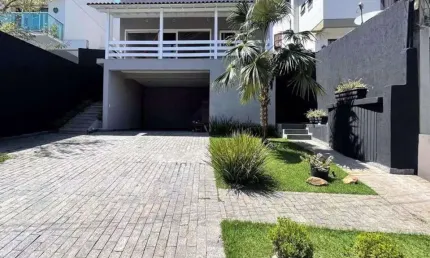 Casa à venda na Rua Alexandre de Gusmão, 462, São Paulo II, Cotia