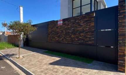 Sobrado para Venda em Guararapes, Jardim Itália, 3 dormitórios, 1 suíte, 3 banheiros, 2 vagas