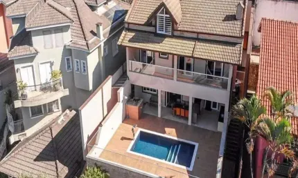 Casa à venda na Avenida Cardeal Motta, 801, City América, São Paulo