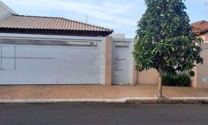 Casa para Venda em Guararapes, Centro, 3 dormitórios, 1 suíte, 2 banheiros, 2 vagas