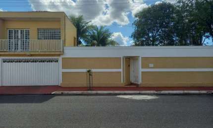 Casa para Venda em Araçatuba, Aviação, 3 dormitórios, 1 suíte, 3 banheiros, 2 vagas