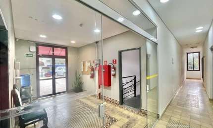 Sala Comercial para Venda em Carapicuíba, Chácara São João, 2 banheiros, 2 vagas