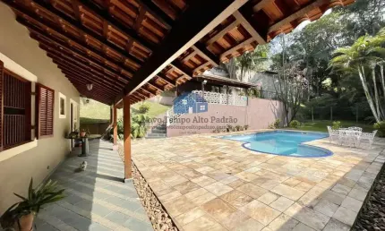 Casa Térrea na Granja com 3 suítes, anexo gourmet, piscina e pomar!