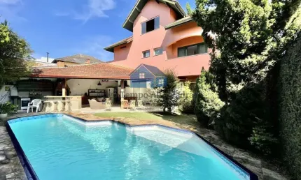 São Paulo II - Linda c/ 4 suítes, lareira, gourmet e piscina!