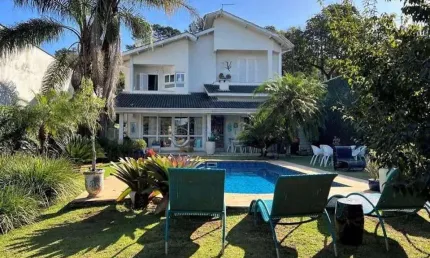 Casa à venda na Rua São João, 248, Vila Santo Antônio, Cotia