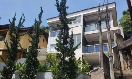 Casa à venda na Alameda Sabiá, 237, Transurb, Itapevi