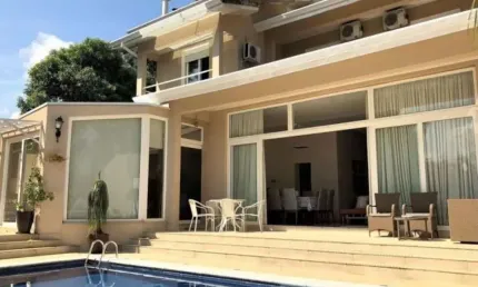 Casa à venda na Santo André, 85, Vila Santo Antônio, Cotia
