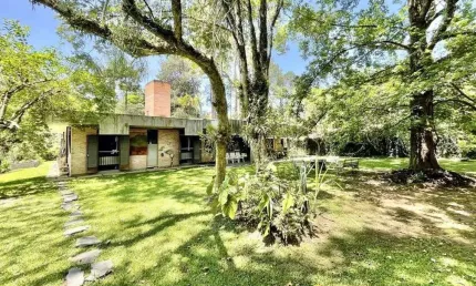 Casa para Venda em Cotia, Chácara Eliana, 3 dormitórios, 1 suíte, 3 banheiros, 5 vagas