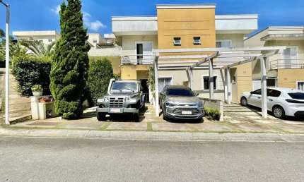 Sobrado para Venda em Cotia, Jardim São Vicente, 3 dormitórios, 1 suíte, 2 banheiros, 3 vagas